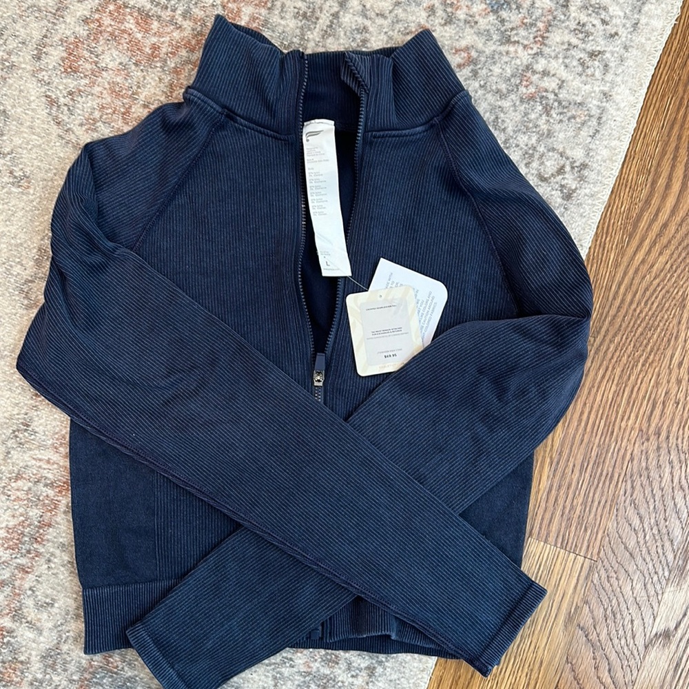 Navy blue cropped zip up